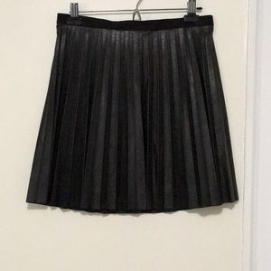 Black pleated A_line skirt